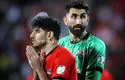 پوستر قهرمانی تراکتور با حضور بیرانوند