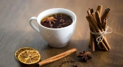 چای میخک و دارچین؛ نوشیدنی طبیعی برای تمرکز و انرژی در عصر کاری