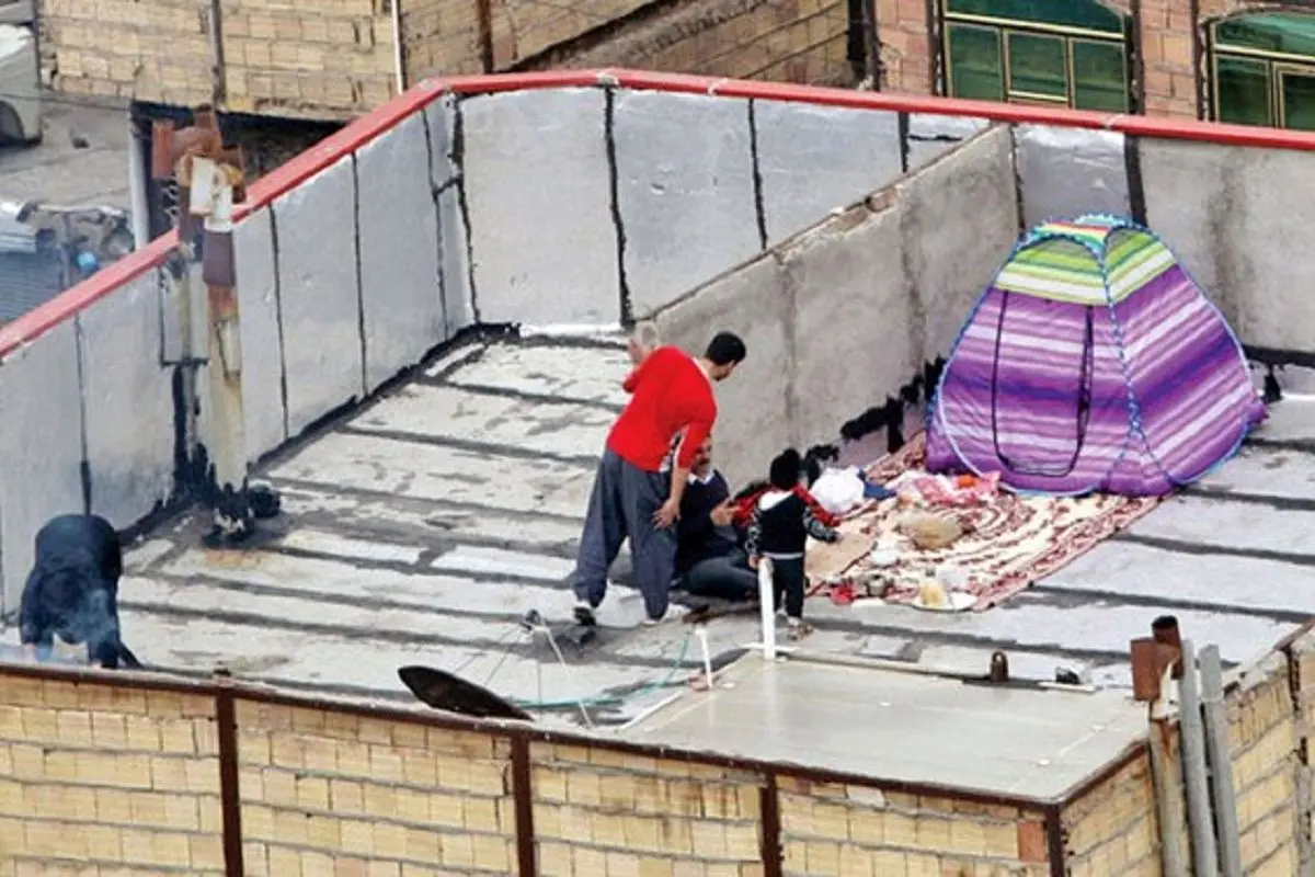 روایتی دردناک از معضل پشت بام خوابی در پایتخت