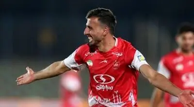 هافبک‌ مازاد پرسپولیس در فکر لژیونر شدن!