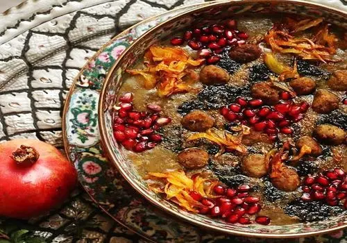 سوپ انار؛ غذایی گرم و سنتی مخصوص شب‌چله