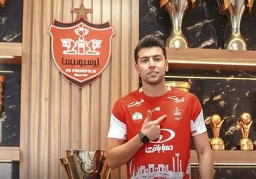 
 هافبک پرسپولیس قراردادش را فسخ کرد
