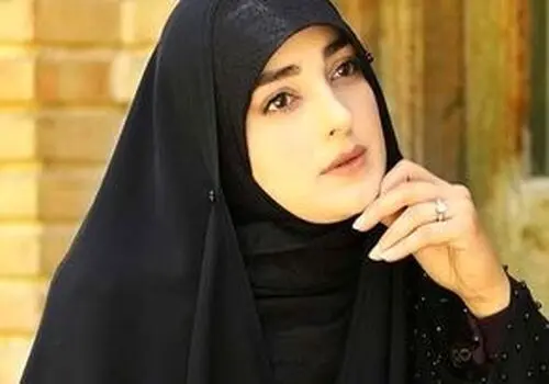 نماز متفاوت ستاره سادات قطبی در مسجدالنبی / تدبیر خانم مجری در زیارت متفاوت