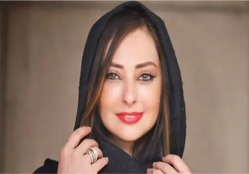 استایل تمام‌صورتی نفیسه روشن در کنار حیوان خانگی‌اش!