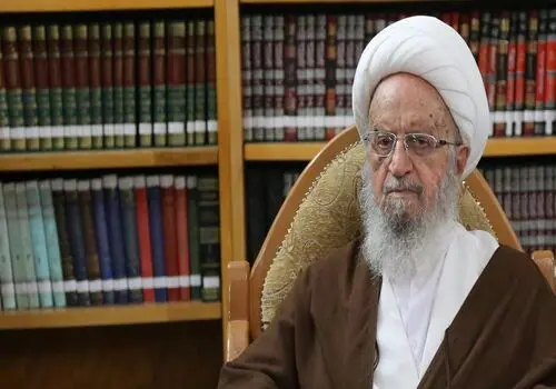 ماجرای خنجر کشیدن بر روی آیت‌الله مکارم‌شیرازی در مسیر پیاده‌روی اربعین

