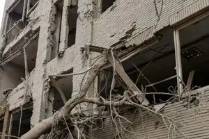 یک سالن ورزشی در جزیره لارک هدف قرار گرفت