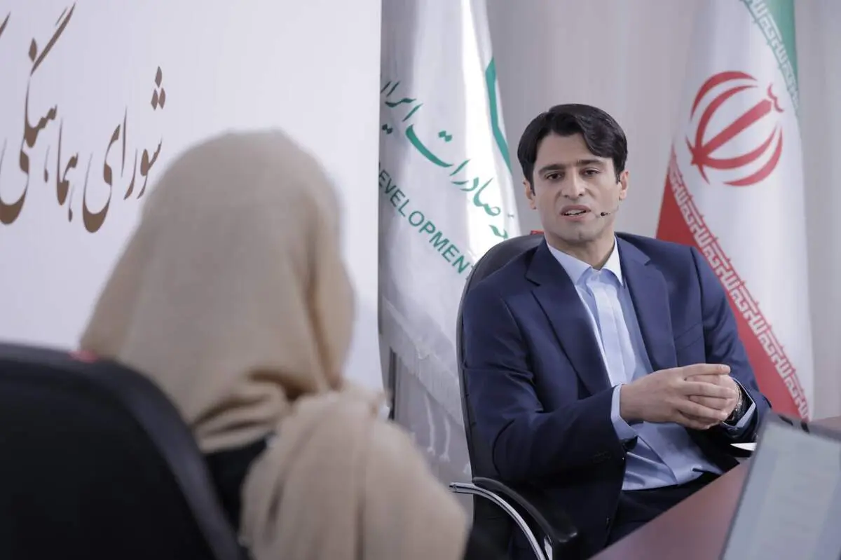 بازسازی، نوآوری و تجهیز زیر ساخت ها و به کارگیری متخصصان فناوری اطلاعات در اولویت بانک ها قرار گیرد
