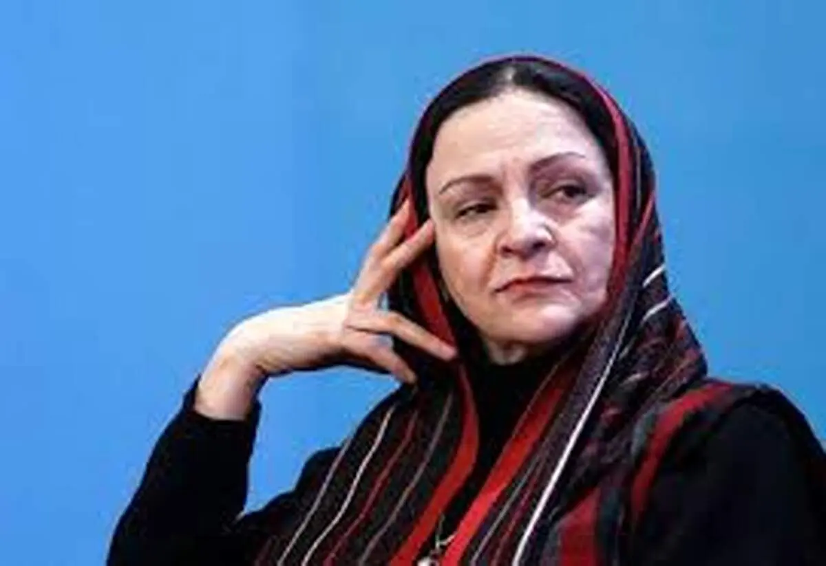 تصویری قدیمی از جشن تولد ۱۸ سالگی گلاب آدینه در خانه پدری+عکس