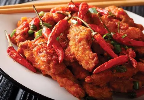 فواید شگفت‌انگیز خوردن غذای تند برای سلامتی
