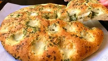 طرز تهیه لذیذترین نان سیر و جعفری فقط در ۲۰ دقیقه+ فیلم/ پخت سریع و ساده نان سیر و جعفری