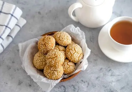 عصرونه : طعم دل‌انگیز پاییز؛ کشف راز دسر «آیوا تاتلیسی» (دسر بِه) ترکیه