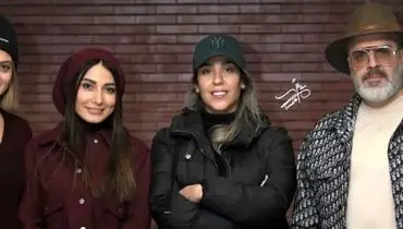 دورهمی بازیگران در نمایش «باران اسیدی»؛ از استایل متفاوت بهرنگ علوی تا حضور پسر سپند امیر‌سلیمانی!