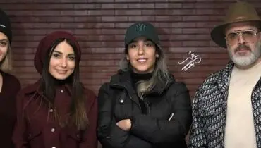 دورهمی بازیگران در نمایش «باران اسیدی»؛ از استایل متفاوت بهرنگ علوی تا حضور پسر سپند امیر‌سلیمانی!
