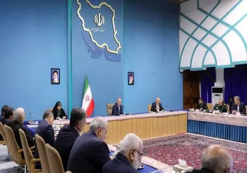 بر سرکار آوردن فرد بی‌تجربه و به صرف حزب‌اللهی بودن خیانت است