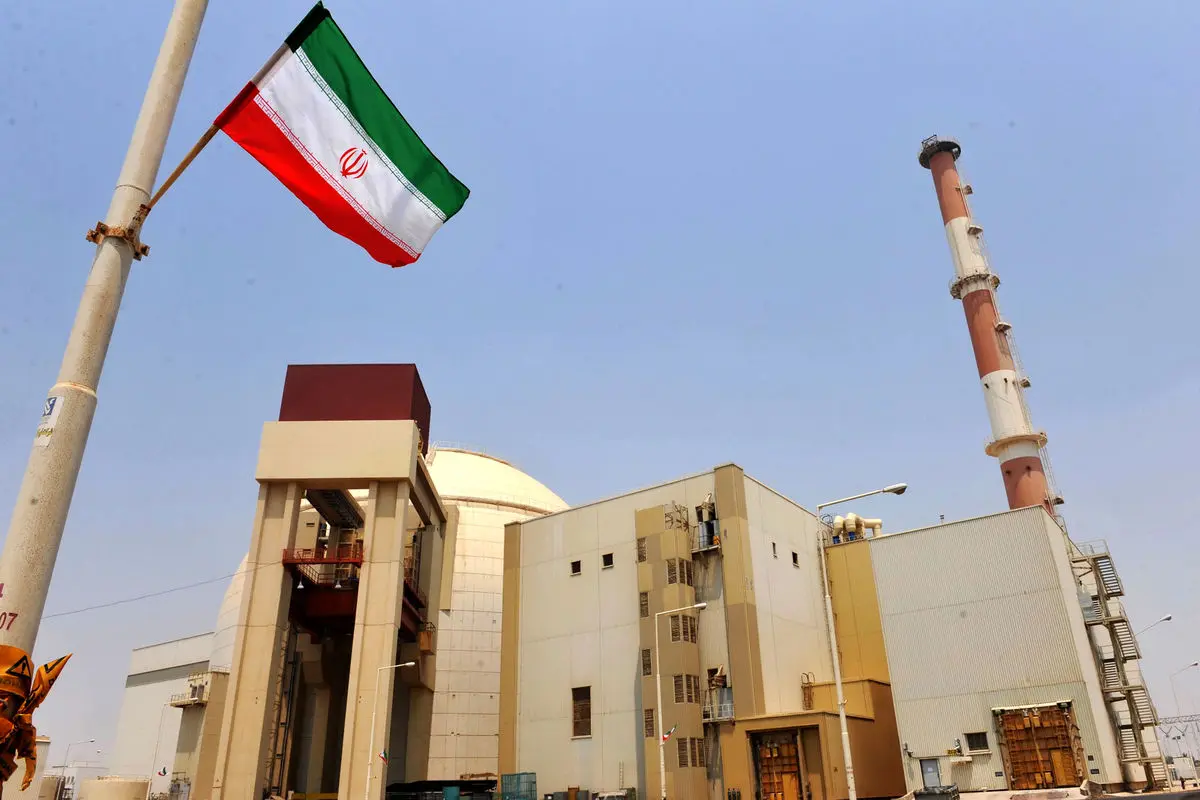 یک بام و دو هوای انگلستان در مورد صنعت هستهای ایران