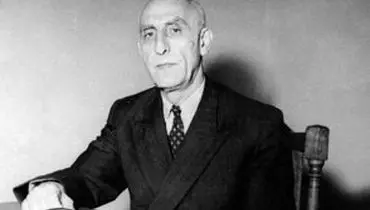 تصویر بوسه مصدق بر دستان ثریا اسفندیاری