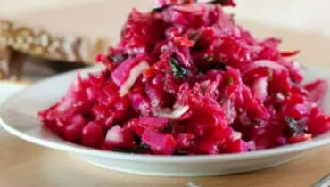 طرز تهیه سالاد کلم قرمز و انار؛ خوشمزه و مجلسی برای دورهمی‌های پاییزی