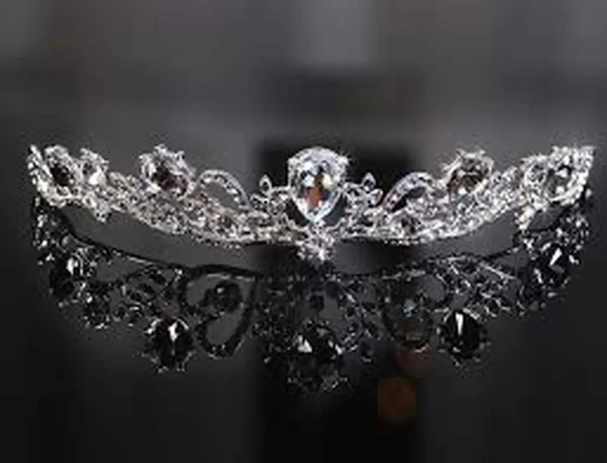 راهنمای انتخاب تاج عروس مناسب فرم صورت و استایل شما
