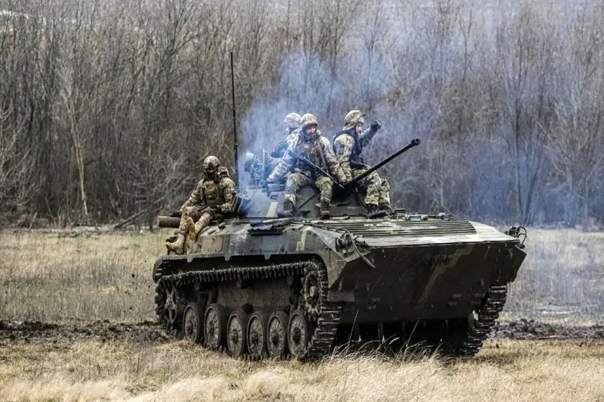 نحوه پاکسازی سنگر های اوکراینی ها توسط سربازان روسی+ فیلم