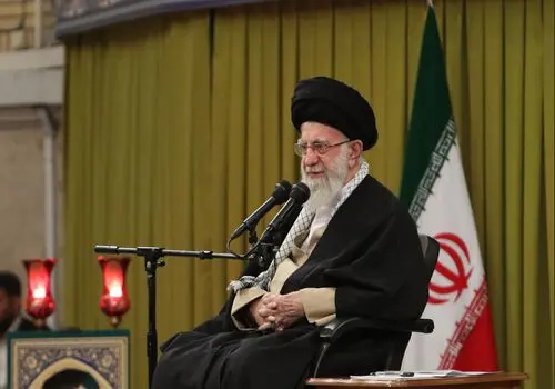 خاطره شنیدنی رهبری از آغاز سر دادن بانگ الله اکبر+فیلم