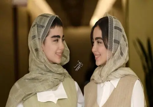 اکران قسمت آخر پایتخت؛ حضور نیکا معمولی در کنار همسرش!