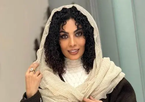 قاب جذاب خواهر و برادری؛ صحرا اسدالهی در کنار برادرش
