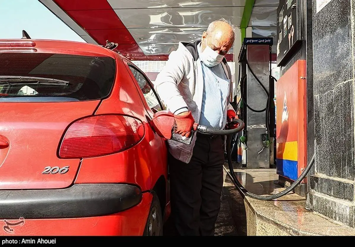 آغاز سوخت‌گیری با کارت بانکی از تیرماه؛ حذف تدریجی کارت سوخت در دستور کار قرار گرفت