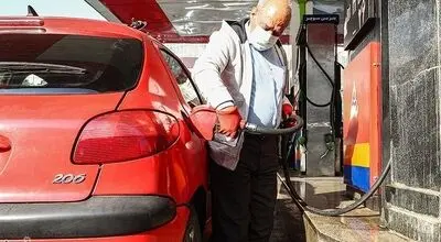 آغاز سوخت‌گیری با کارت بانکی از تیرماه؛ حذف تدریجی کارت سوخت در دستور کار قرار گرفت