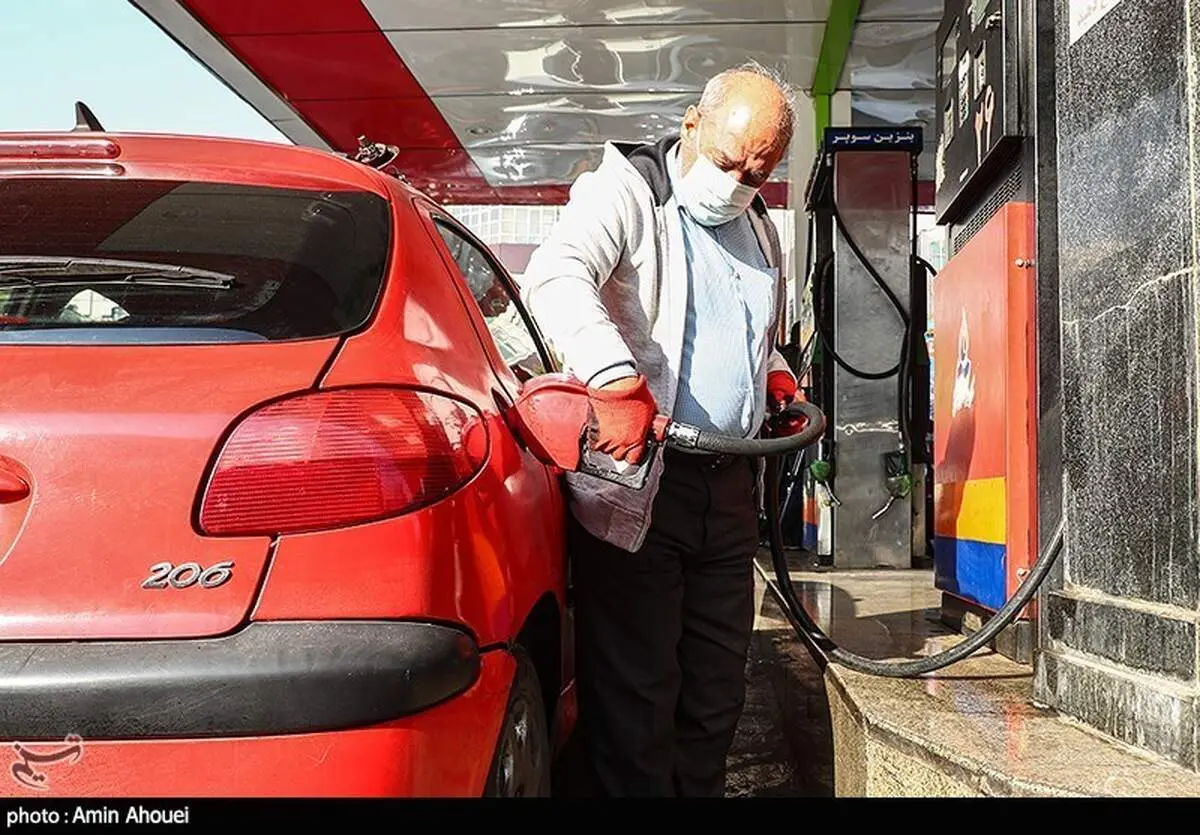 آغاز سوخت‌گیری با کارت بانکی از تیرماه؛ حذف تدریجی کارت سوخت در دستور کار قرار گرفت