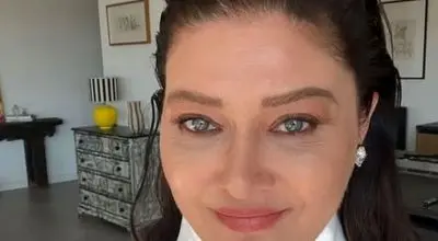 چهرۀ «نورگل یشیلچای» با چادر در ایران