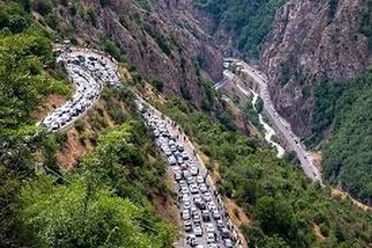 جاده چالوس یکطرفه شد/ ترافیک سنگین در مبادی خروجی تهران