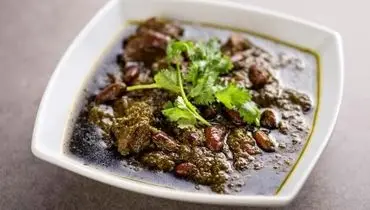 طرز تهیه قورمه سبزی خوشمزه برای ۴ نفر