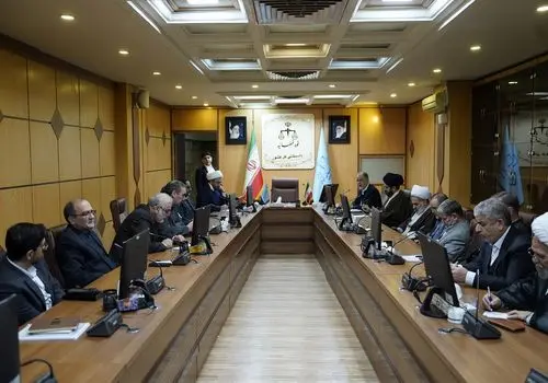 تشریح و تبیین اقدامات معاونت هیات عمومی دیوان عالی کشور در حوزه تحول و تعالی/ از صدور 18 رای وحدت رویه در یک سال اخیر تا پخش علنی جلسات هیات عمومی با هدف ارتقاء سطح دانش و شفاف سازی عملکرد دستگاه قضایی
