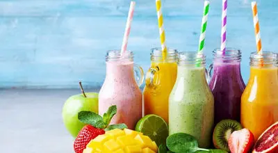 اسموتی یا آبمیوه؟ کدام انتخاب سالم‌تر است

