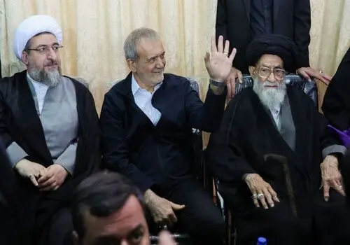 پزشکیان: باید سوخت فسیلی را کم و از انرژی پاک استفاده کنیم