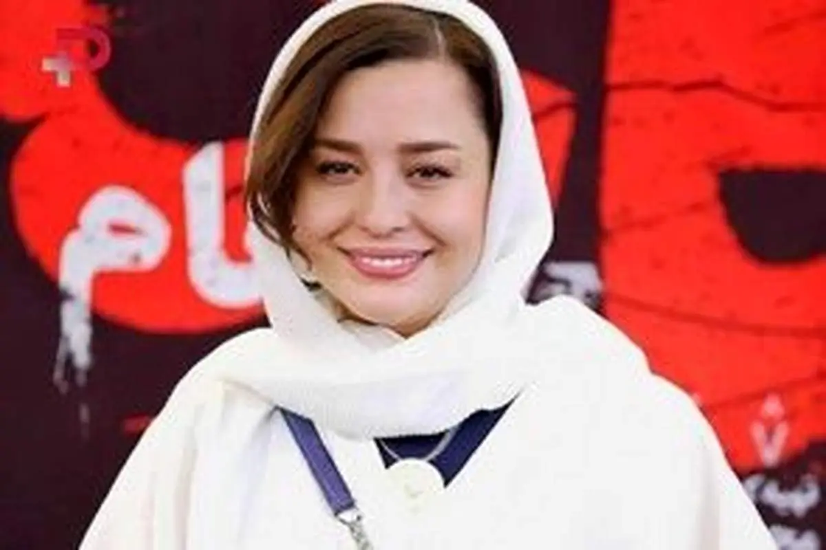 عکس خوش حس و حال مهراوه شریفی نیا از یک کافه