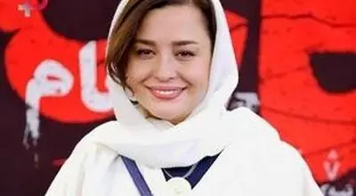 عکس خوش حس و حال مهراوه شریفی نیا از یک کافه