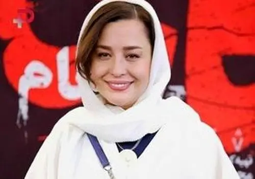 عکس خوش حس و حال مهراوه شریفی نیا از یک کافه