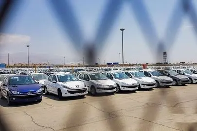 اختلاف قیمت خودرو بین کارخانه و بازار تا چه زمانی ادامه دارد؟