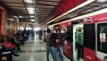 ازدحام شدید مردم بخاطر توقف خط یک مترو + فیلم