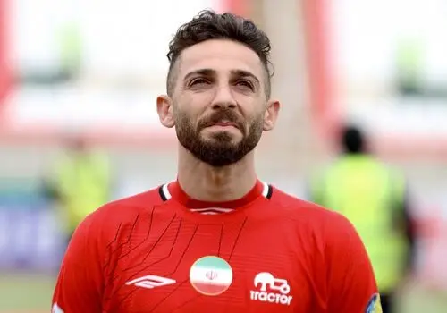 سلفی مجری معروف تلویزیون با کاپیتان اسبق پرسپولیس در آزادی+ عکس