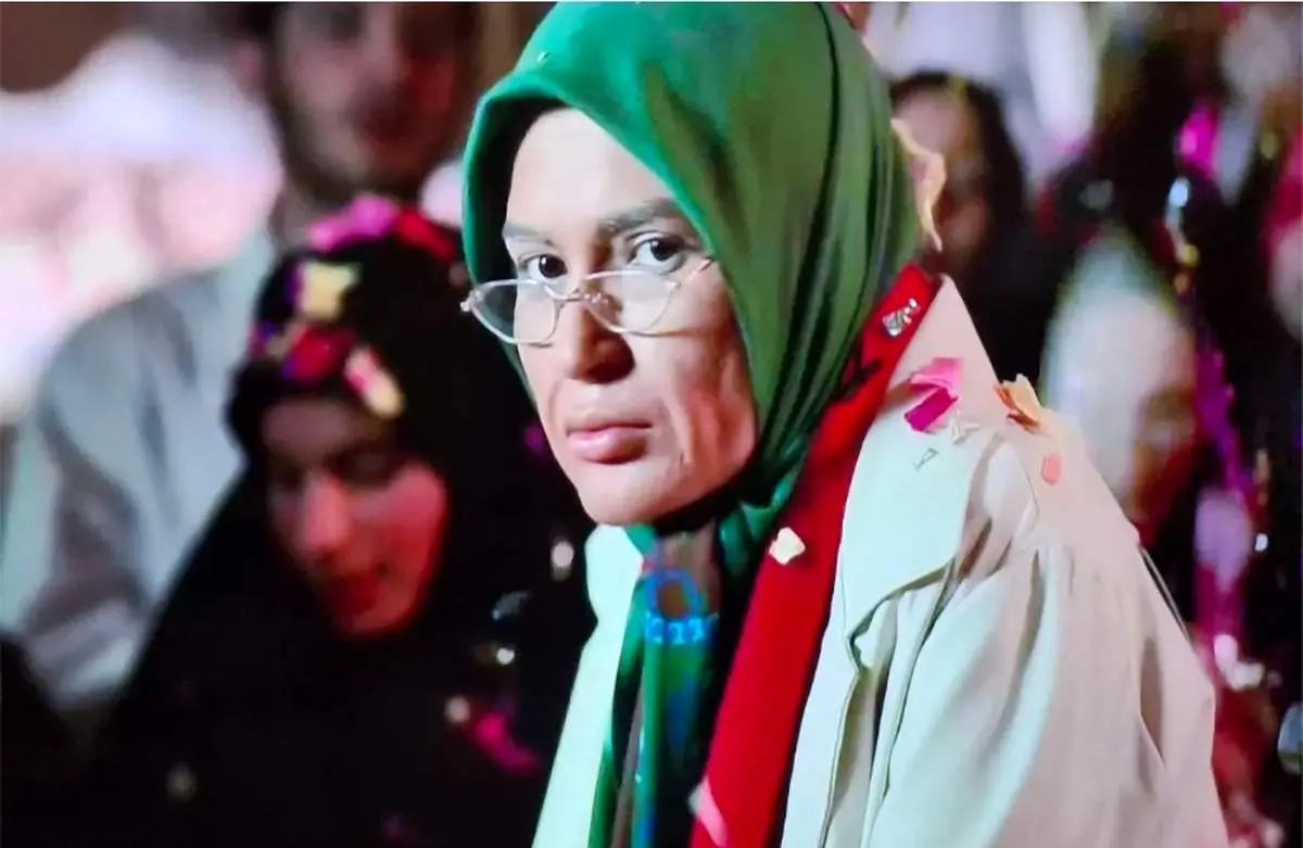 گریم ناشیانه خانم بازیگر در قسمت آخر سریال تلویزیونی