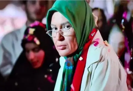 گریم ناشیانه خانم بازیگر در قسمت آخر سریال تلویزیونی