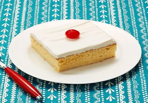 دستور کامل کیک اسفنجی مرطوب و رؤیایی برای مهمانی‌ها