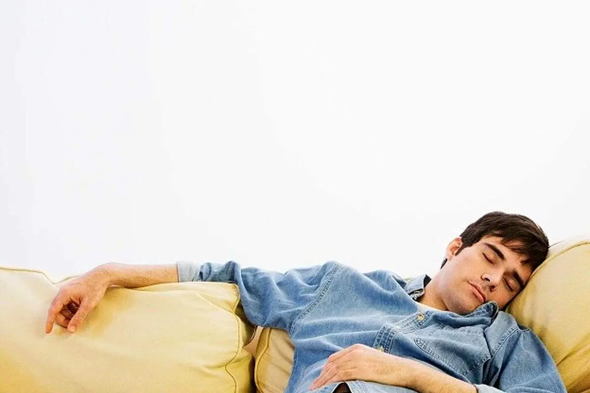 چرا در روزهایی که کار نمیکنیم خسته ایم؟