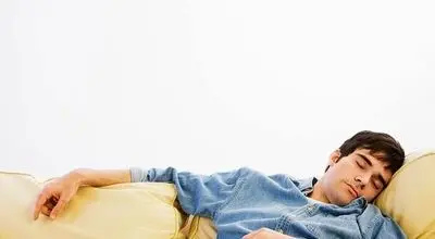 چرا در روزهایی که کار نمیکنیم خسته ایم؟