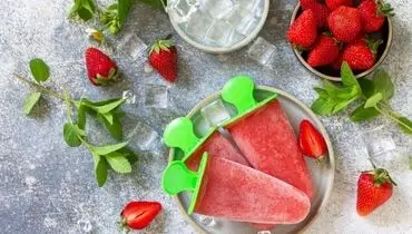 طرز تهیه یخمک توت‌فرنگی؛ دسر تابستانی ساده و فوری