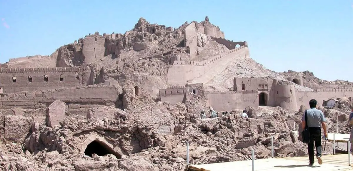 صحنه دردناکی از زلزله بم که دنیا را تکان داد+ عکس