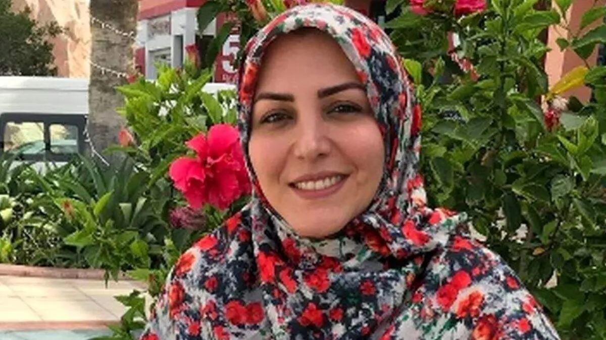 المیرا شریفی‌مقدم از عکس دورران کودکی و بامزه‌اش با چادر گل‌گلی