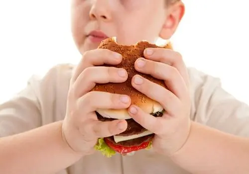 ۳ عامل اصلی چاقی و اضافه وزن را بشناسید
